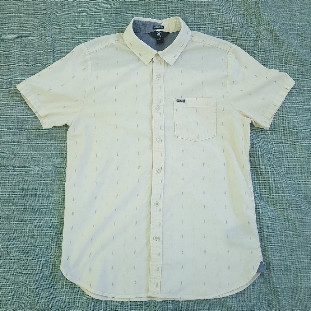 Volcom short sleeve button up shirt